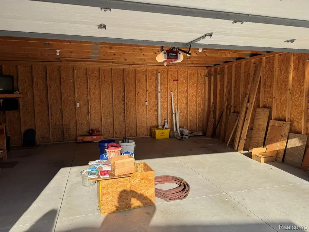 13226 Catalpa Street Southgate City MI 48195