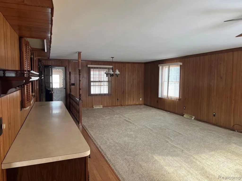 13226 Catalpa Street Southgate City MI 48195