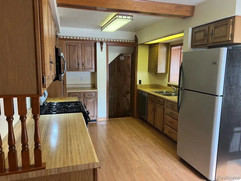 13226 Catalpa Street Southgate City MI 48195