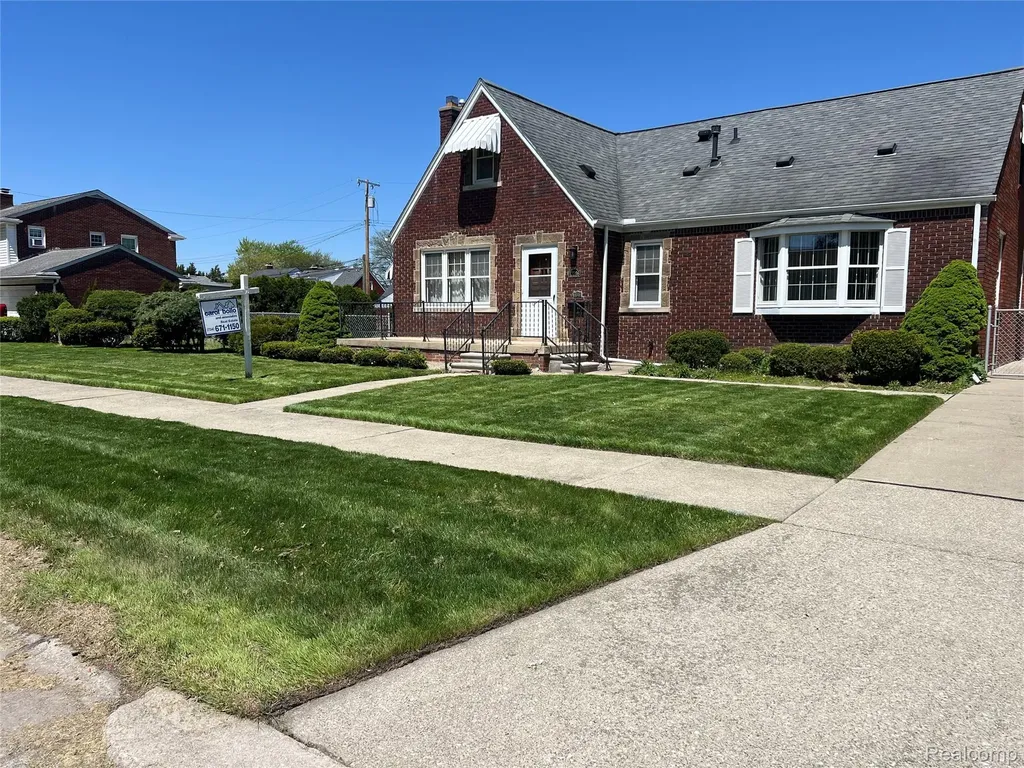 13226 Catalpa Street Southgate City MI 48195
