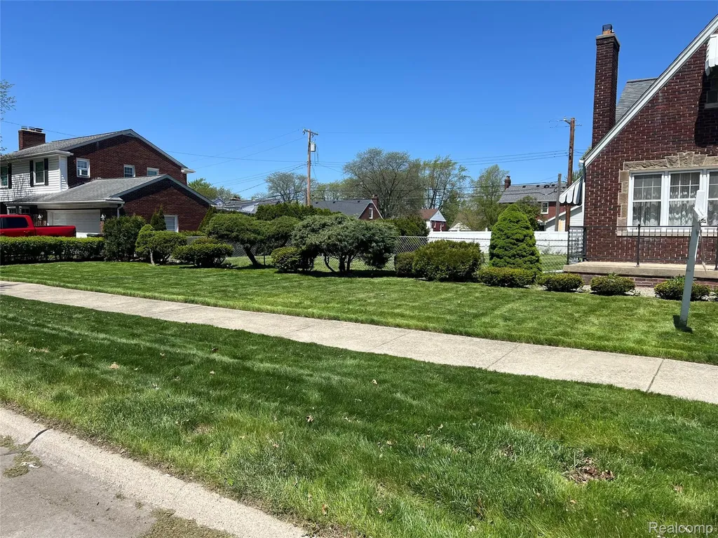 13226 Catalpa Street Southgate City MI 48195