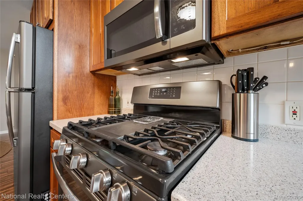 16 Lakeridge Drive Adrian Township MI 49221
