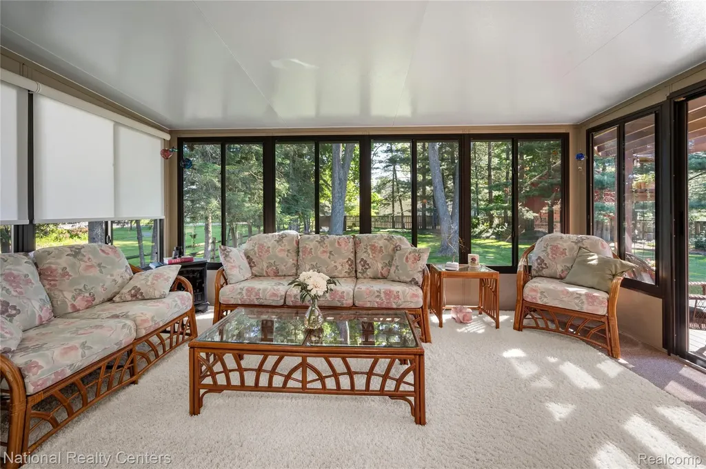 16 Lakeridge Drive Adrian Township MI 49221