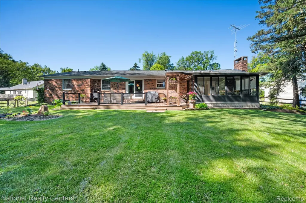 16 Lakeridge Drive Adrian Township MI 49221