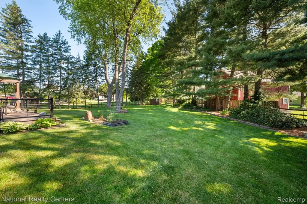 16 Lakeridge Drive Adrian Township MI 49221