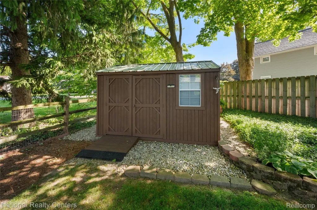16 Lakeridge Drive Adrian Township MI 49221