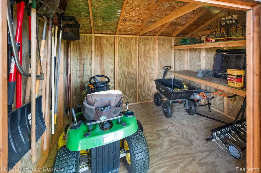 16 Lakeridge Drive Adrian Township MI 49221