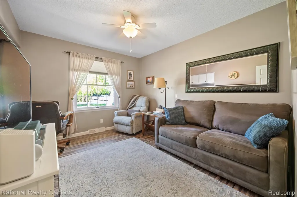 16 Lakeridge Drive Adrian Township MI 49221