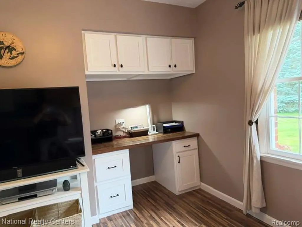 16 Lakeridge Drive Adrian Township MI 49221