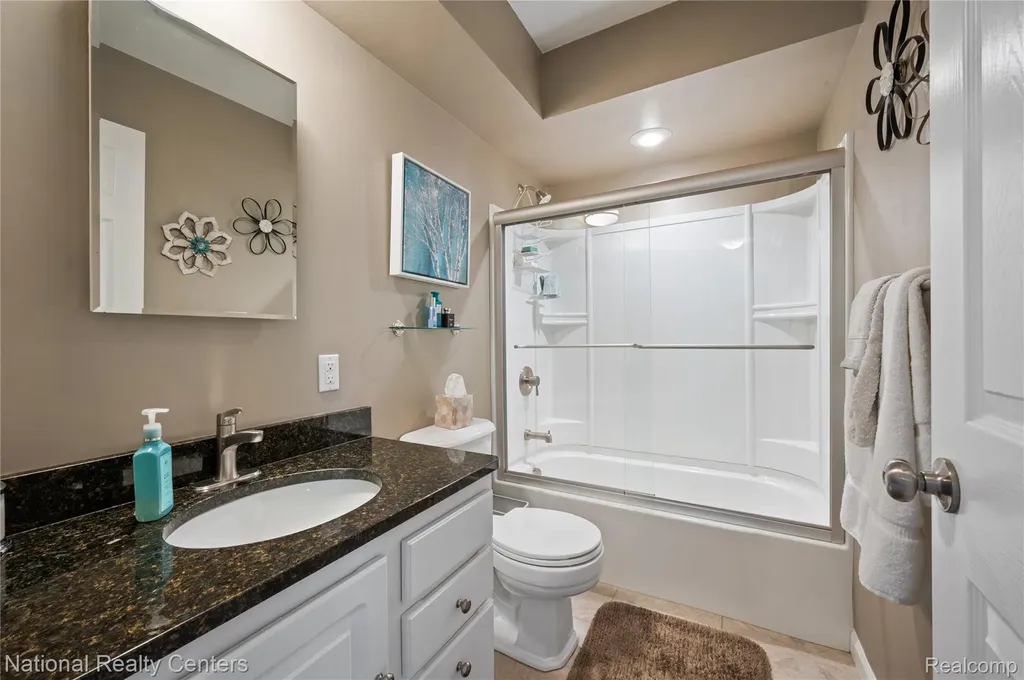 16 Lakeridge Drive Adrian Township MI 49221