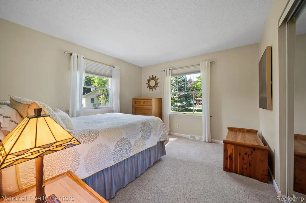 16 Lakeridge Drive Adrian Township MI 49221