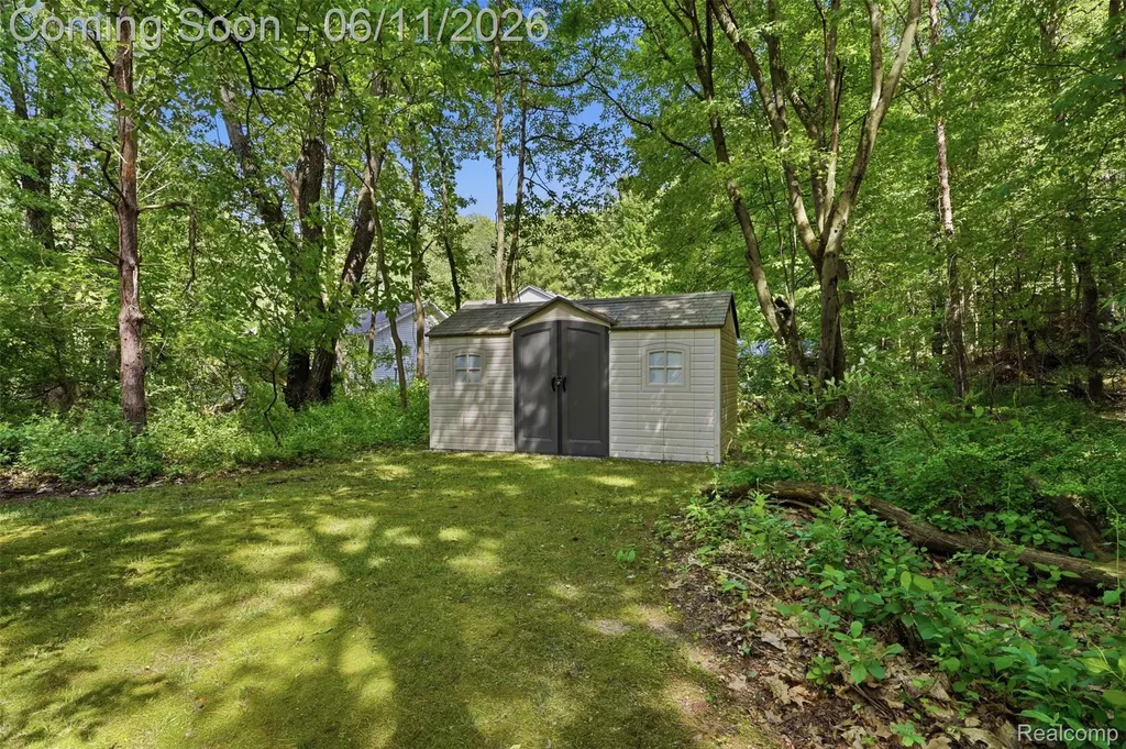 308 Nuthatch Road Ortonville Village MI 48462