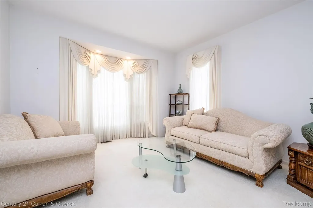 3021 Chinaberry Court Sterling Heights City MI 48314