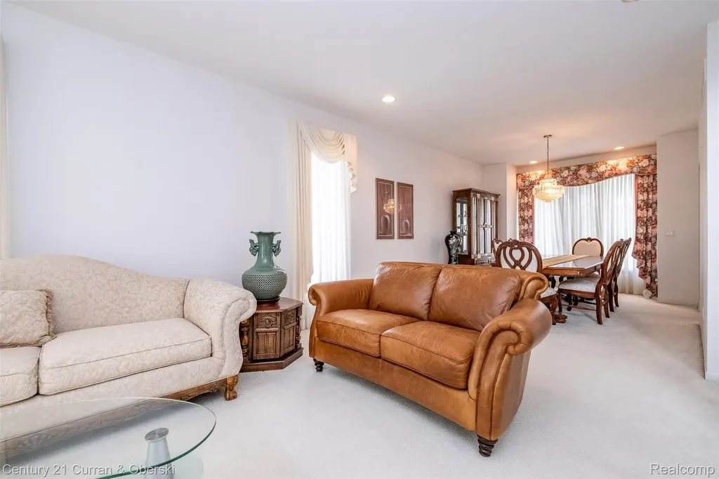 3021 Chinaberry Court Sterling Heights City MI 48314
