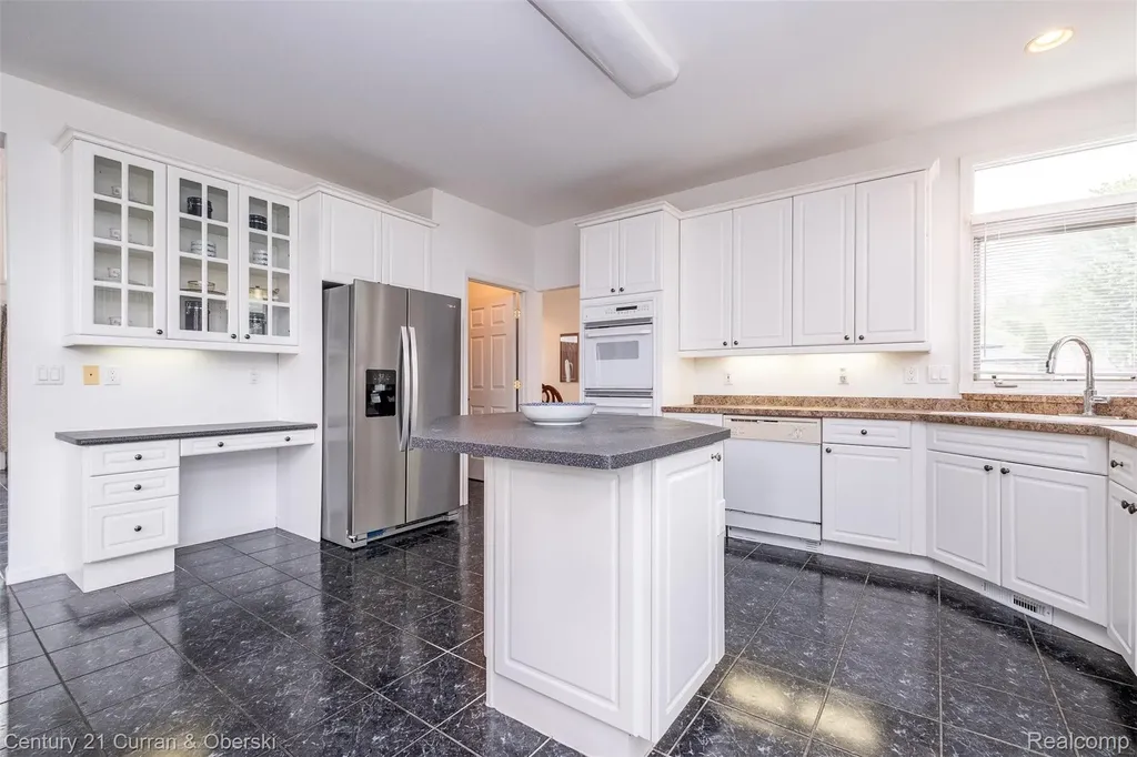3021 Chinaberry Court Sterling Heights City MI 48314