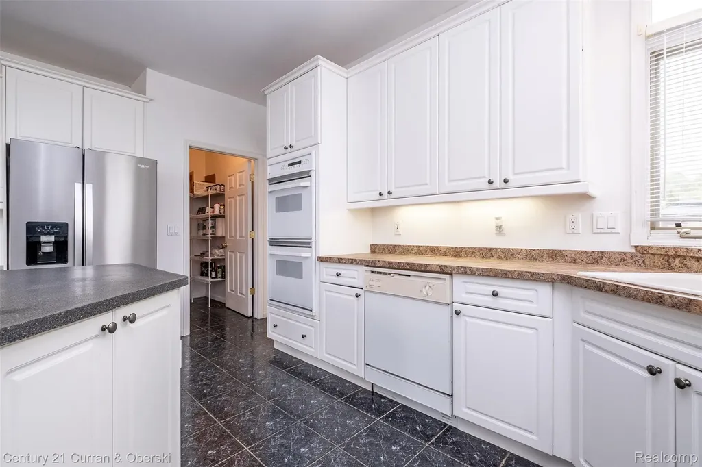 3021 Chinaberry Court Sterling Heights City MI 48314