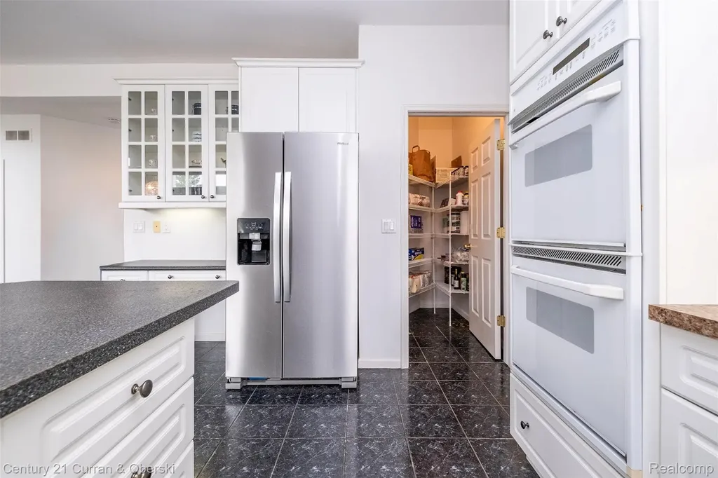 3021 Chinaberry Court Sterling Heights City MI 48314