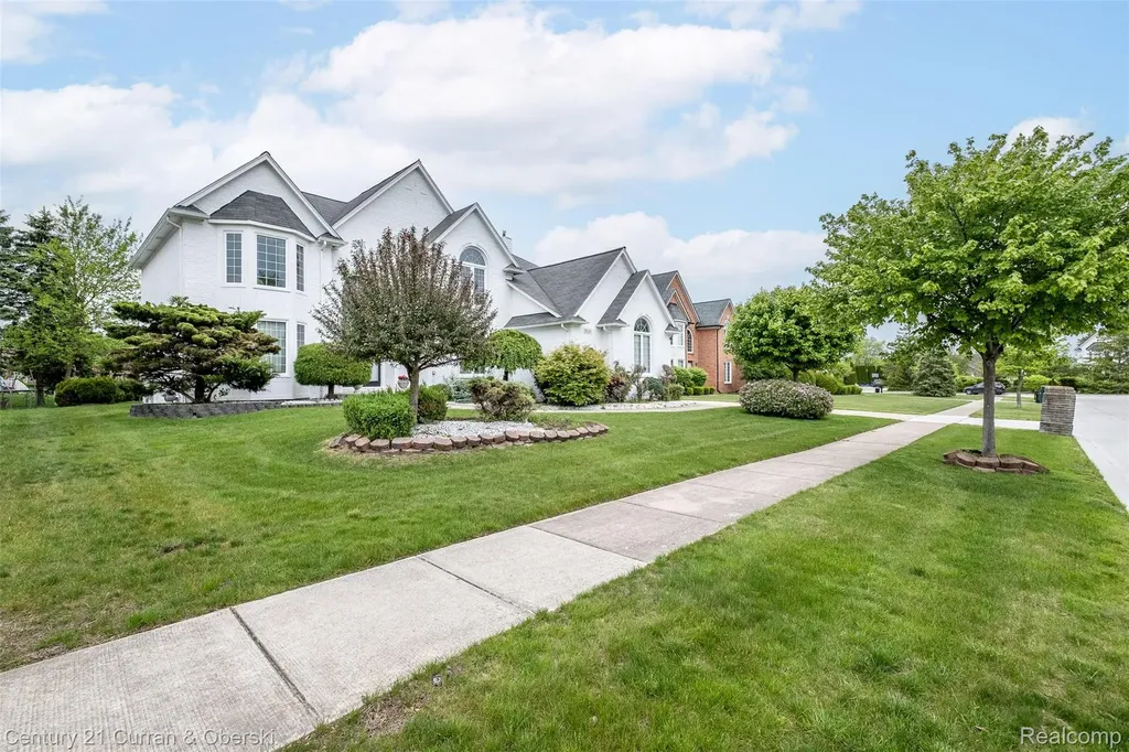 3021 Chinaberry Court Sterling Heights City MI 48314