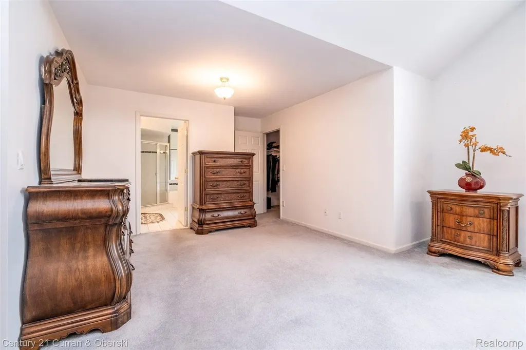 3021 Chinaberry Court Sterling Heights City MI 48314