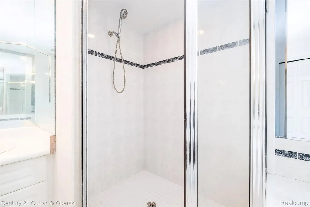 3021 Chinaberry Court Sterling Heights City MI 48314