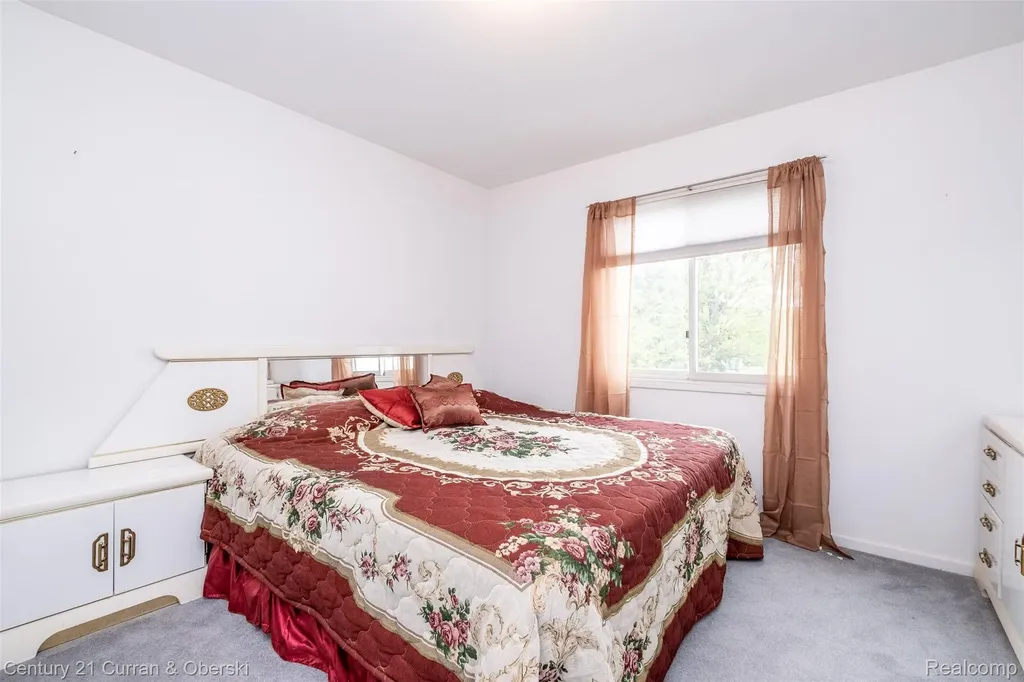 3021 Chinaberry Court Sterling Heights City MI 48314