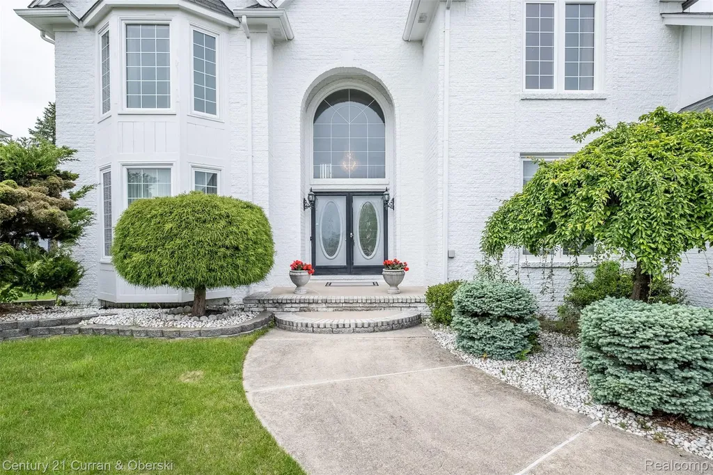 3021 Chinaberry Court Sterling Heights City MI 48314