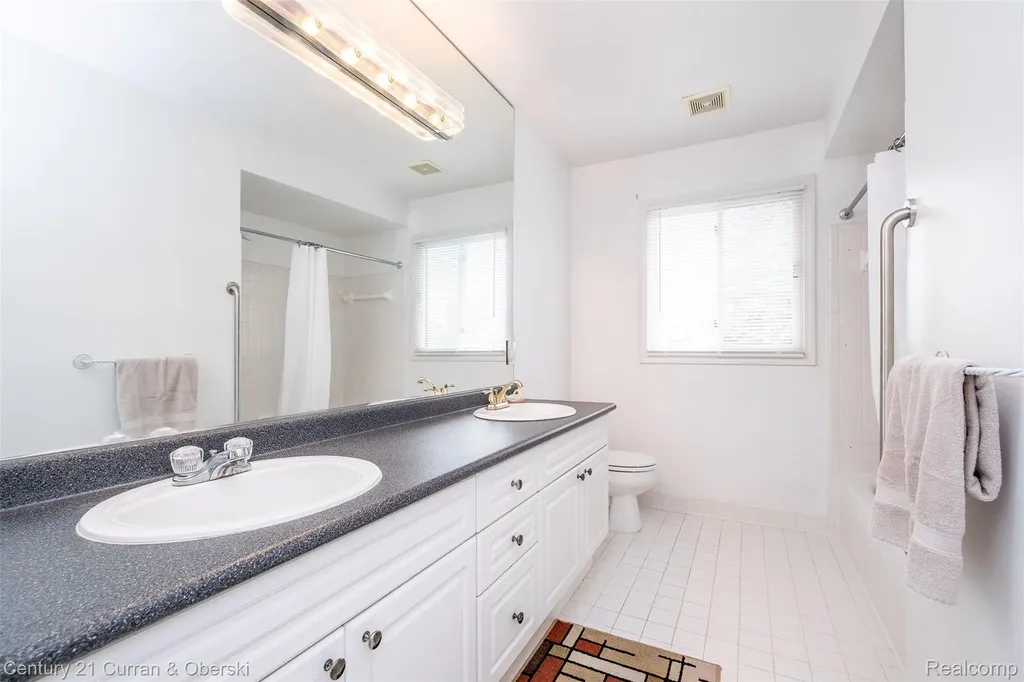 3021 Chinaberry Court Sterling Heights City MI 48314