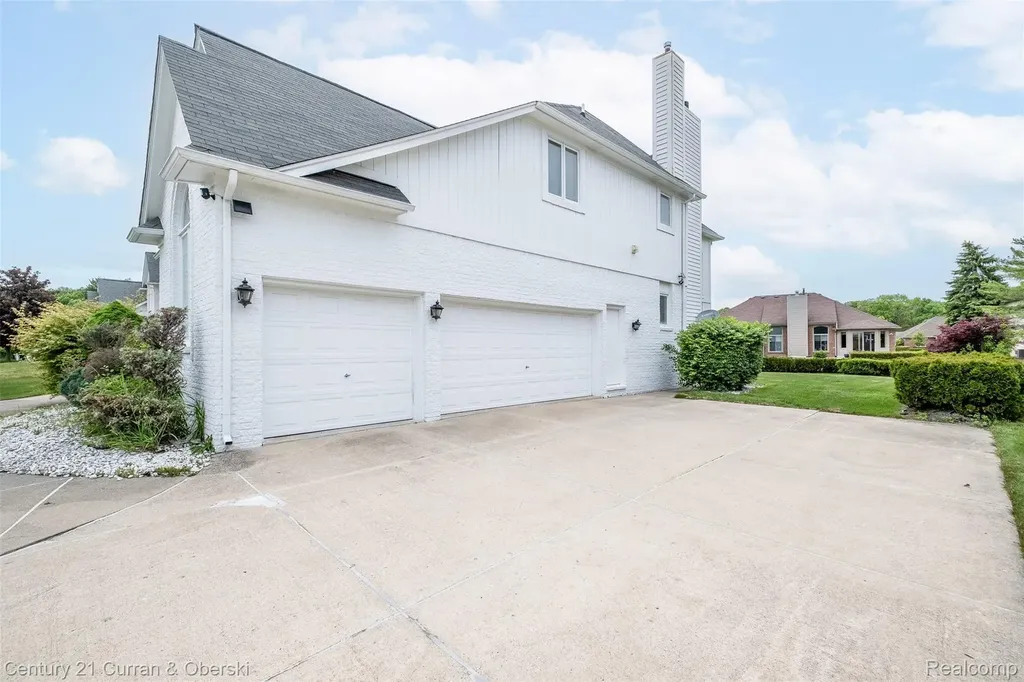 3021 Chinaberry Court Sterling Heights City MI 48314