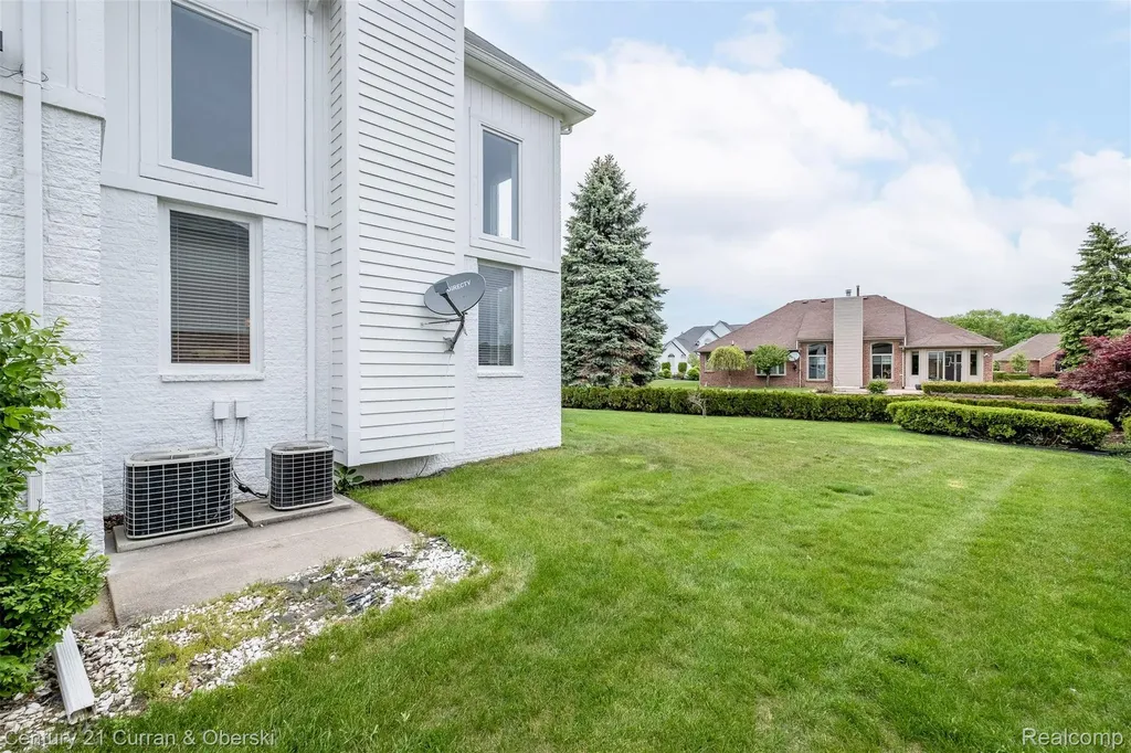 3021 Chinaberry Court Sterling Heights City MI 48314