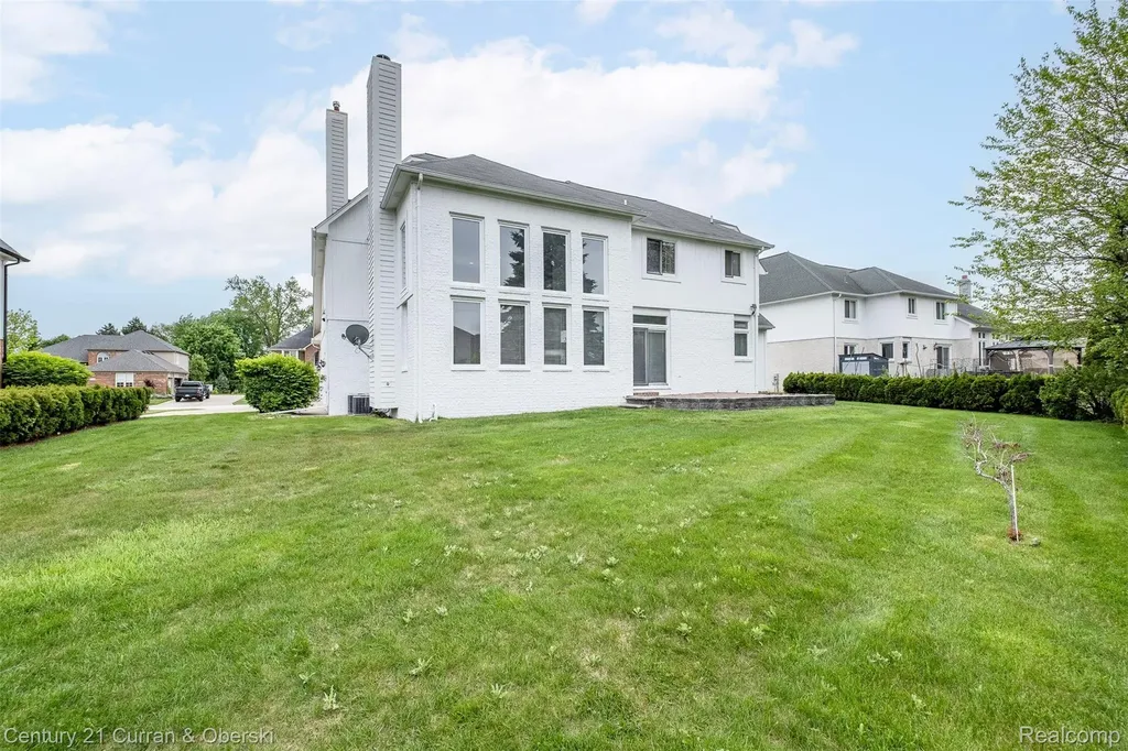 3021 Chinaberry Court Sterling Heights City MI 48314