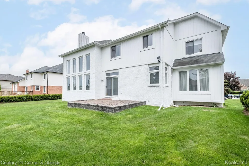 3021 Chinaberry Court Sterling Heights City MI 48314