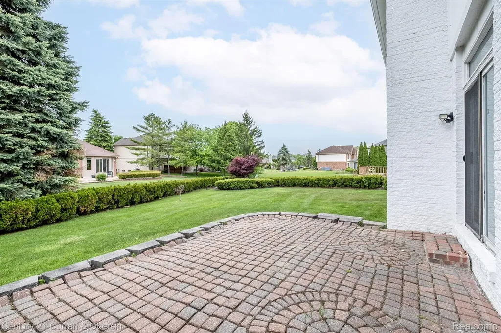 3021 Chinaberry Court Sterling Heights City MI 48314