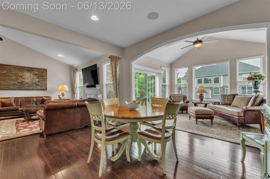 23719 Stoneleigh Drive Lyon Charter Township MI 48178