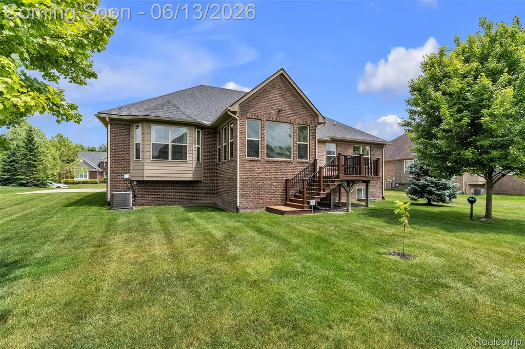 23719 Stoneleigh Drive Lyon Charter Township MI 48178