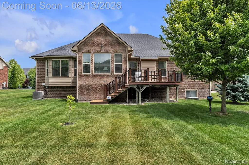 23719 Stoneleigh Drive Lyon Charter Township MI 48178