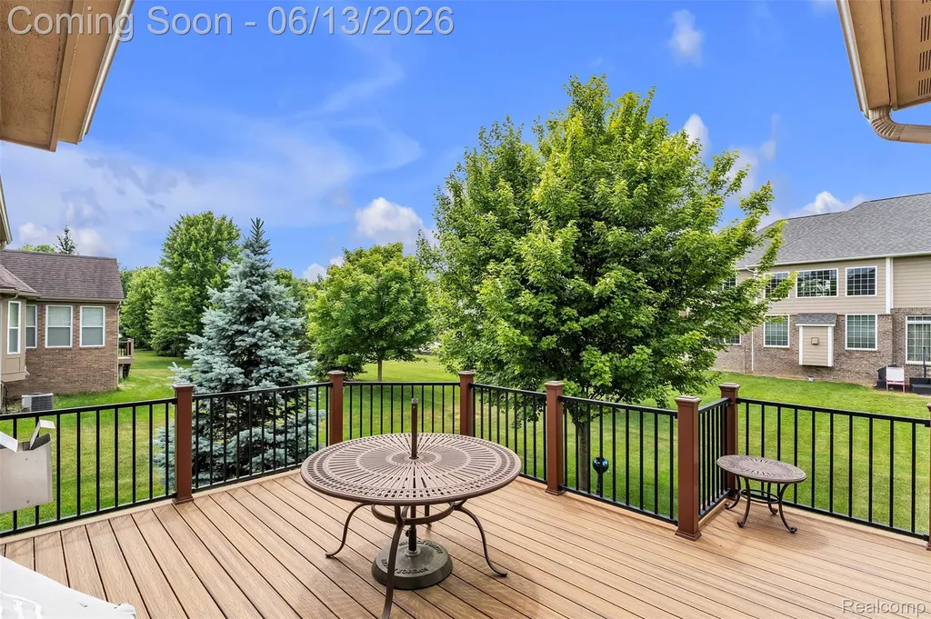 23719 Stoneleigh Drive Lyon Charter Township MI 48178