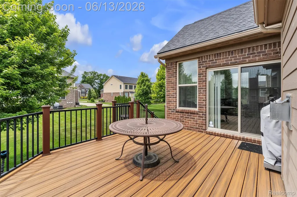 23719 Stoneleigh Drive Lyon Charter Township MI 48178