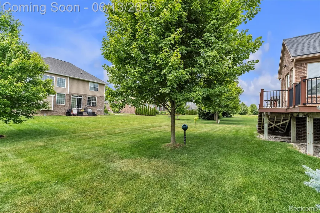 23719 Stoneleigh Drive Lyon Charter Township MI 48178