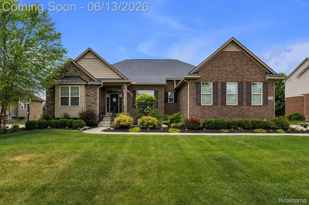 23719 Stoneleigh Drive Lyon Charter Township MI 48178