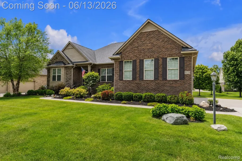 23719 Stoneleigh Drive Lyon Charter Township MI 48178