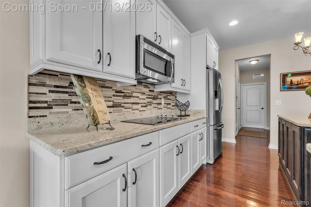 23719 Stoneleigh Drive Lyon Charter Township MI 48178