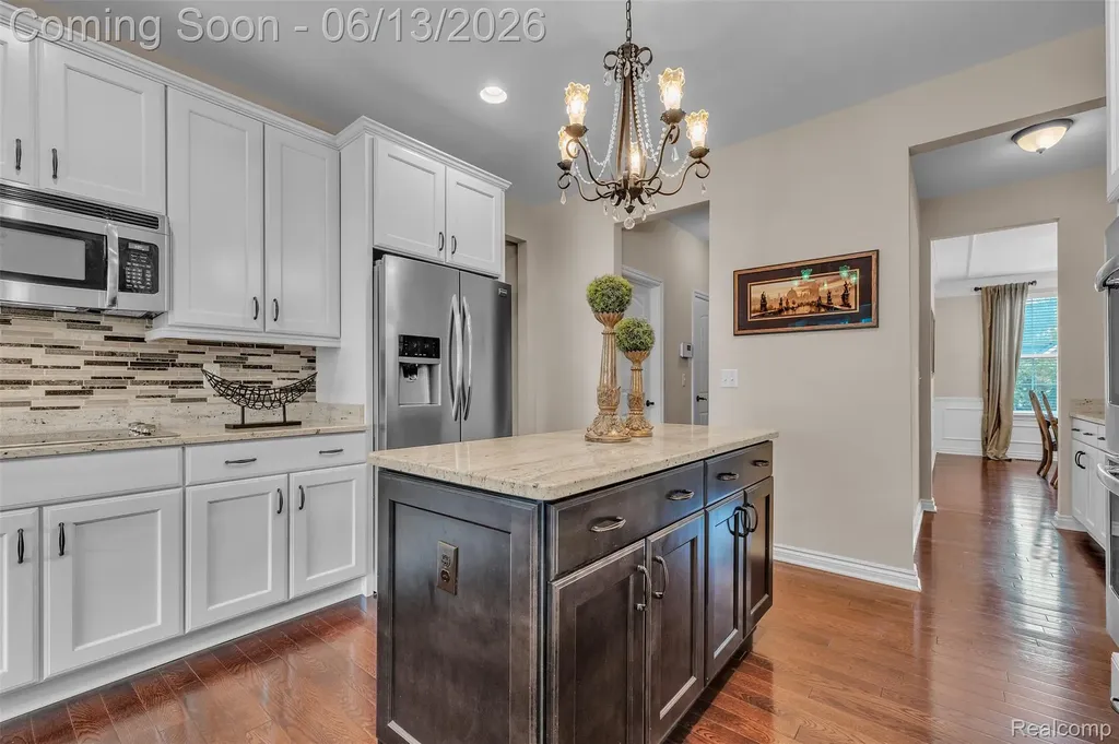 23719 Stoneleigh Drive Lyon Charter Township MI 48178