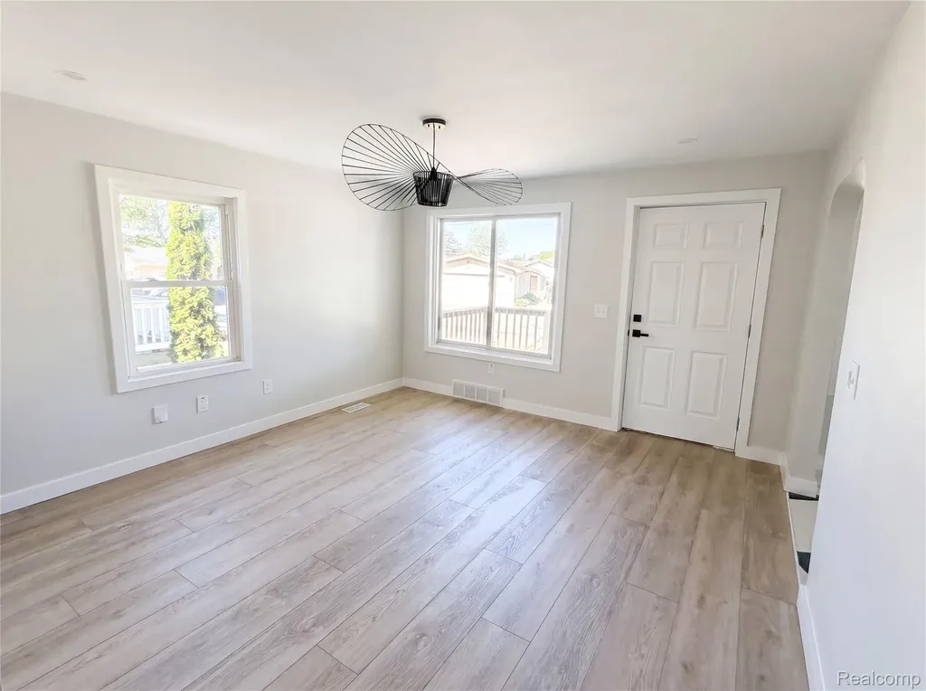 492 Algene Street Lake Orion Village MI 48362