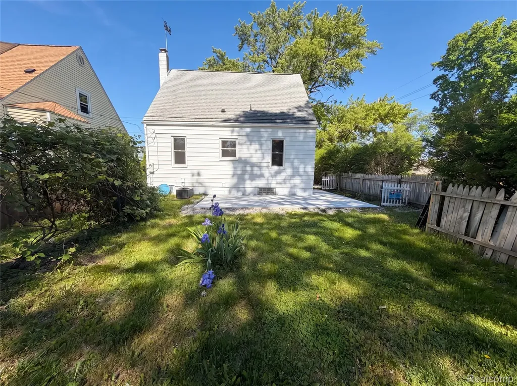 492 Algene Street Lake Orion Village MI 48362