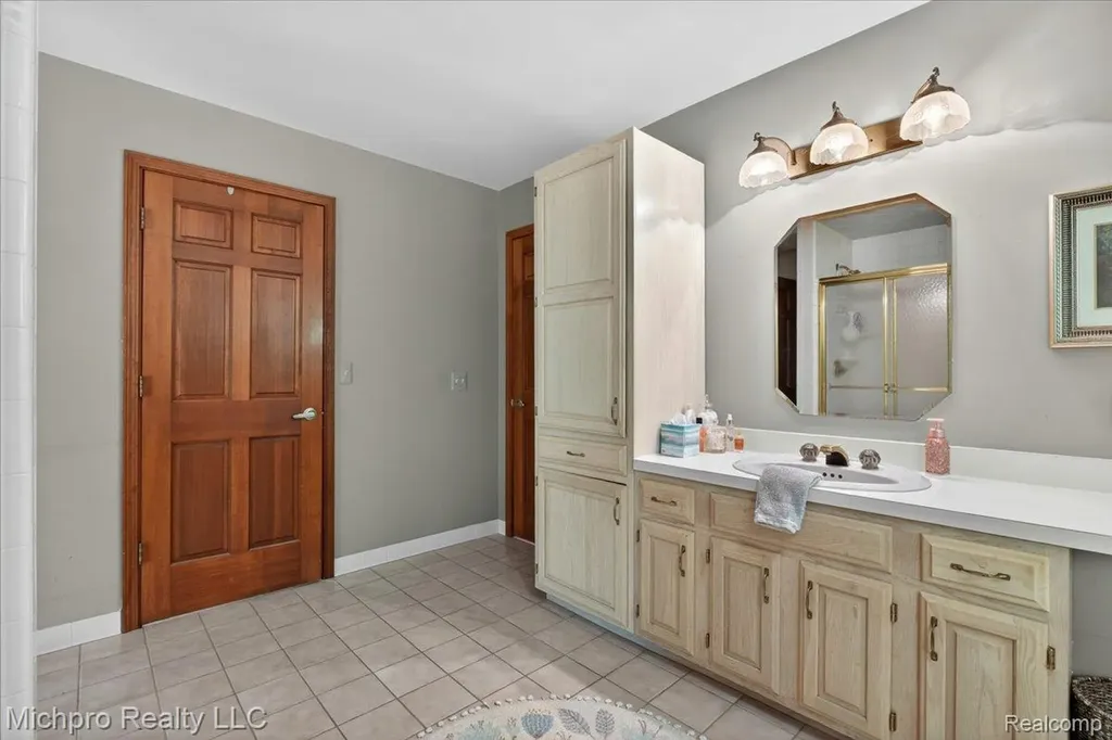 670 Green Creek Lane Brandon Charter Township MI 48371