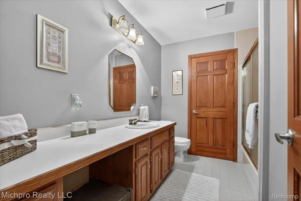 670 Green Creek Lane Brandon Charter Township MI 48371