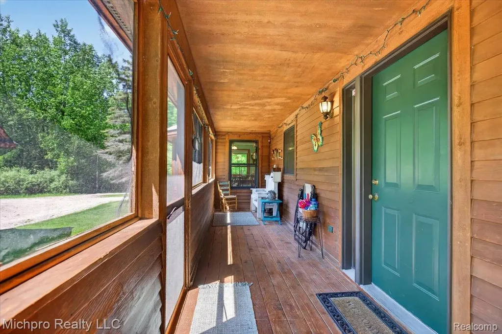 670 Green Creek Lane Brandon Charter Township MI 48371