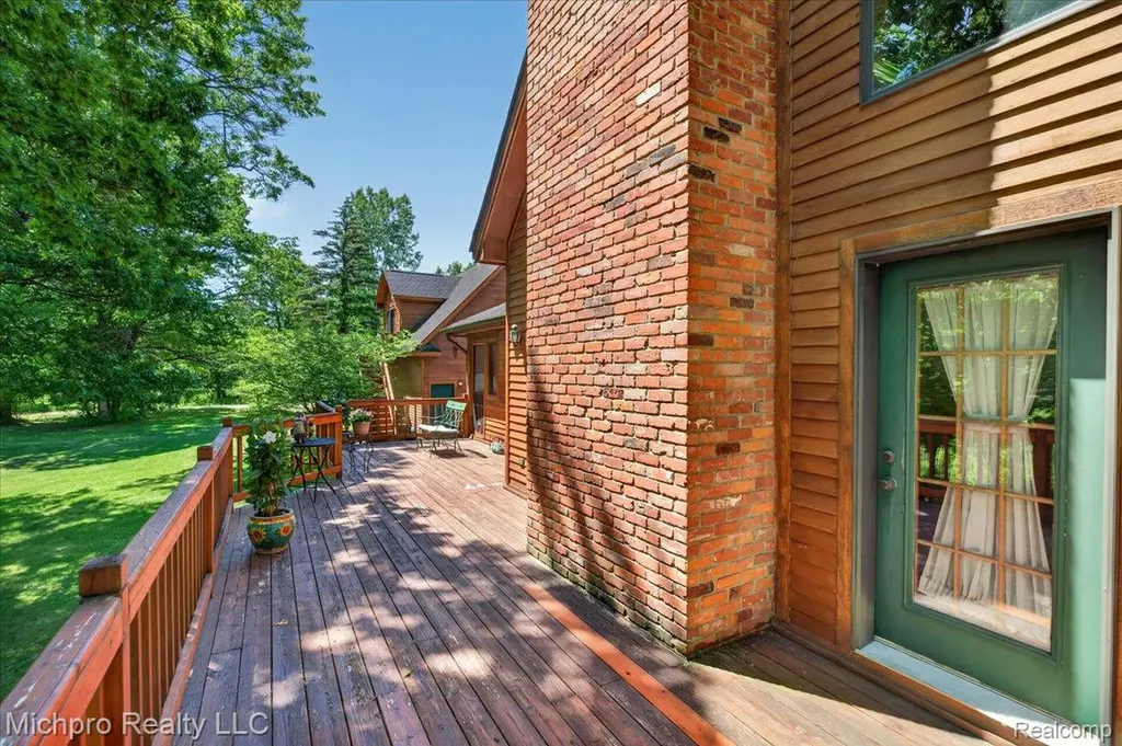 670 Green Creek Lane Brandon Charter Township MI 48371