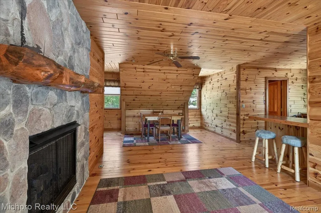 670 Green Creek Lane Brandon Charter Township MI 48371
