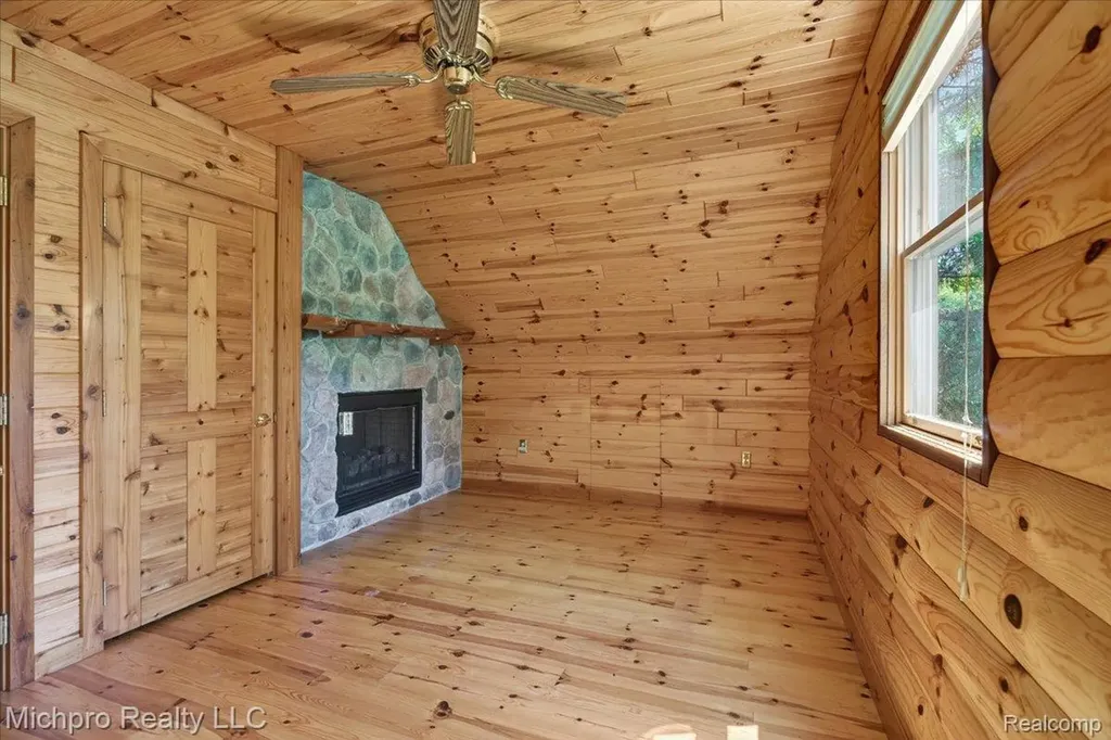 670 Green Creek Lane Brandon Charter Township MI 48371